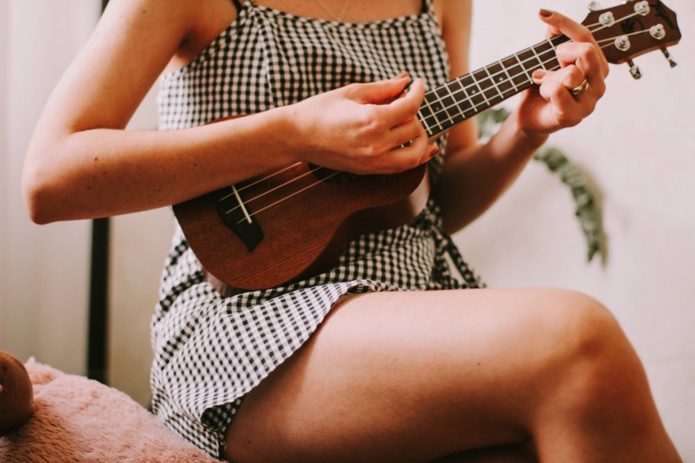 Er det lett å lære seg å spille ukulele?