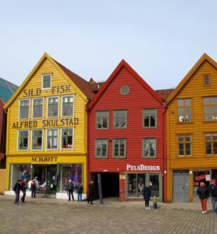 Fasadevask i Bergen: En nødvendighet for et rent og friskt bybilde