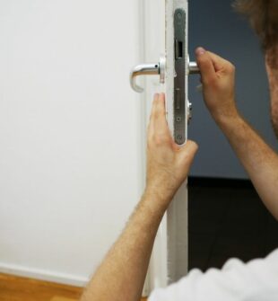 Vakttelefon låsesmed  trygg hjelp når du trenger det mest