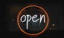 Neon skilt  effektiv synlighet med moderne led-teknologi