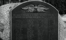 Gravsteiner som minnesmerke og håndverk