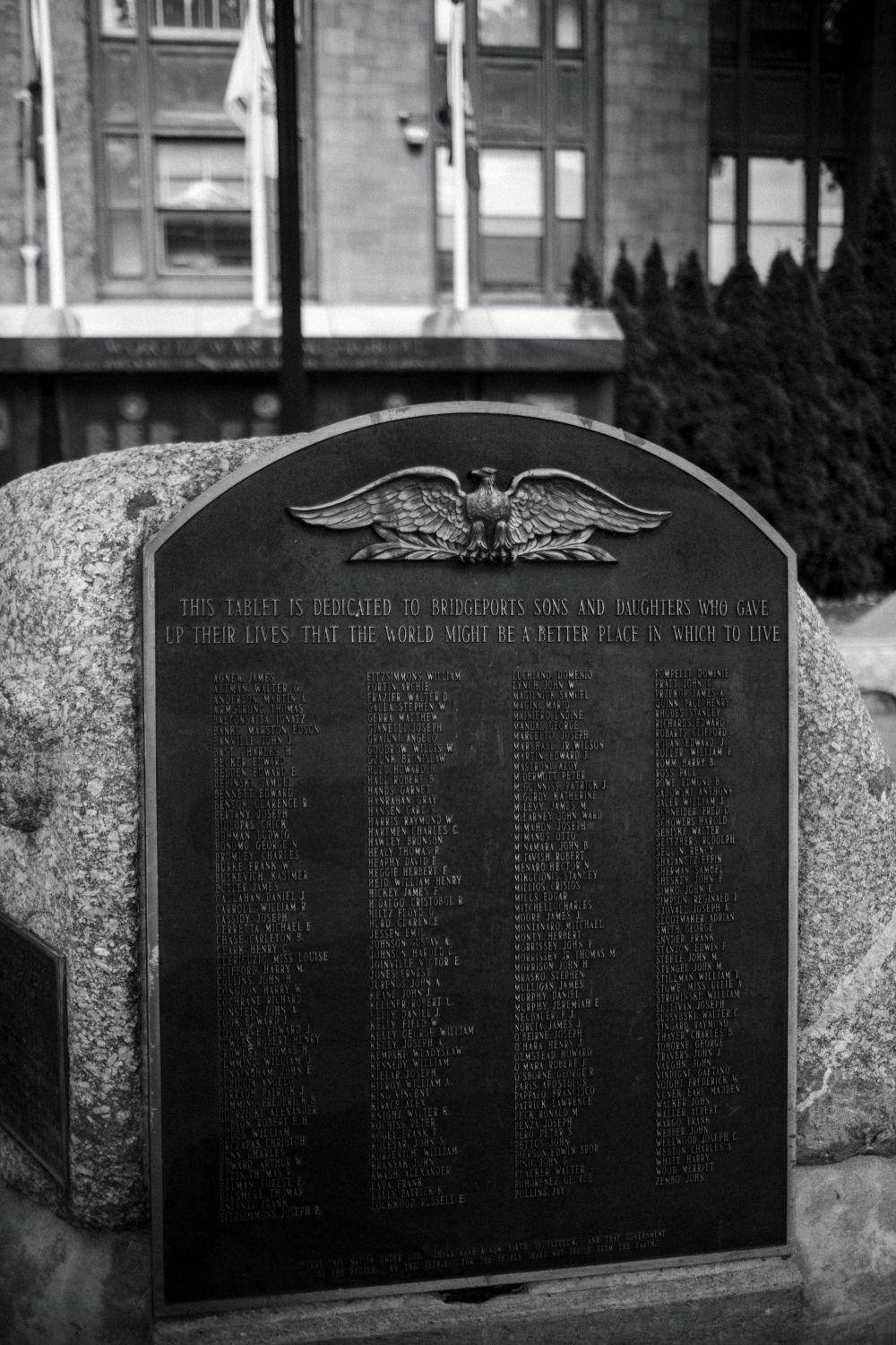 Gravsteiner som minnesmerke og håndverk