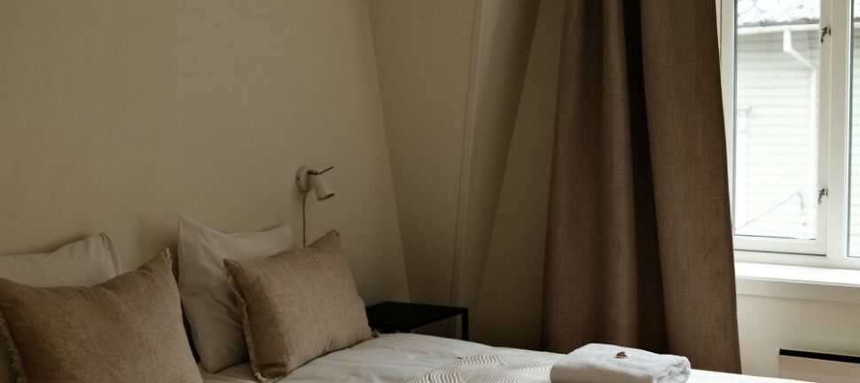 Overnatting i Odda: Praktiske tips til et komfortabelt opphold